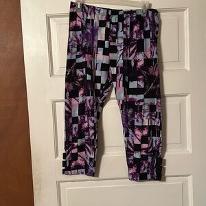 No Boundaries capri stretch casual pants, size XL (15-17), great condition
